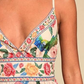 Sommarmaxi med V-ringning & tunna axelband – tropiskt mönster 🌺👗