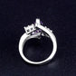 Asymmetrisk ring med marquise-slipad lila zirkon