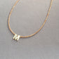 💎 50% RABATT! ✨ Romantiskt initialhalsband med pärlor – Pärlemorbokstäver & zirkonpärlor – Justerbart, personligt & perfekt som en meningsfull present eller vardagsaccessoar 💝